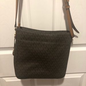 Micheal Kors Signature Travel Messenger Bag